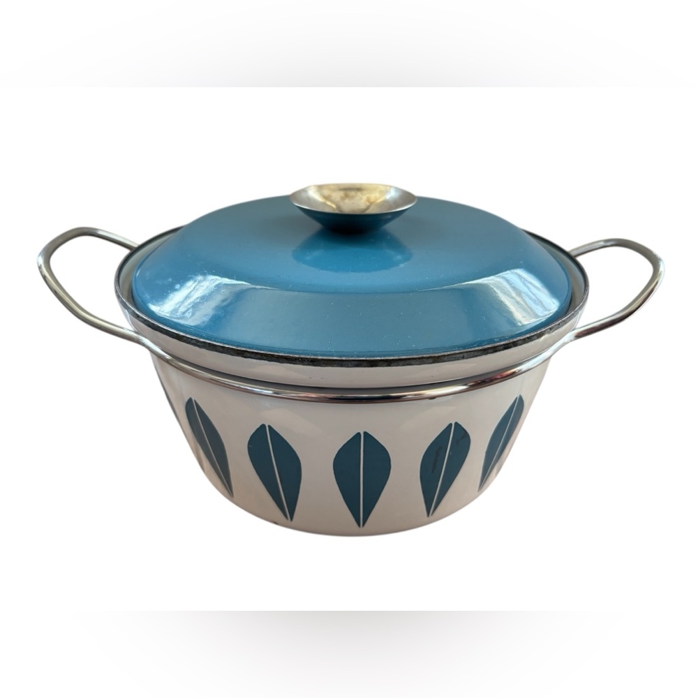 Vintage Catherineholm Blue Lotus Enamelware Dutch Oven Pot w/ Lid 8.5" MCM